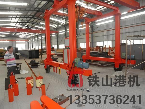 江蘇蘇州輪胎式集裝箱龍門(mén)吊廠(chǎng)家起重機港口效率倍增器